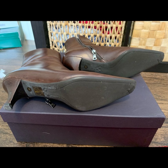 Pair of brown, size 8 Prada boots - Picture 4 of 6